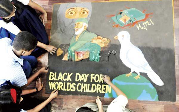 Art speaks louder than words at Gurukul Art School at Lower Parel where the students made this rangoli. Pic/Nimesh Dave Art speaks louder than words at Gurukul Art School at Lower Parel where the students made this rangoli. Pic/Nimesh Dave