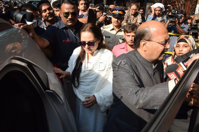 Other Bollywood personalities like Karan Johar, Tabu, Saroj Khan and Madhuri Dixit-Nene gathered at actor-producer Anil Kapoor's residence here on Monday to offer condolences to the family of actress Sridevi, who breathed her last on Saturday