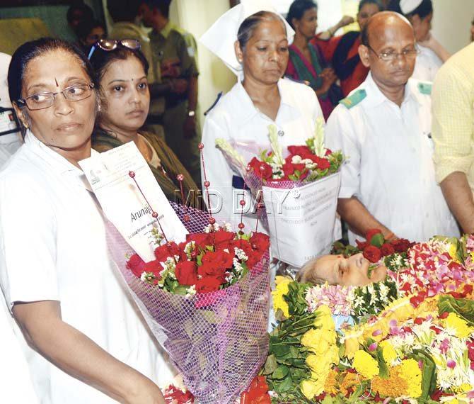 Apart from the nurses and relatives, dignitaries like State Health Minister Deepak Sawant, Mayor Snehal Ambekar and Municipal Commissioner Ajoy Mehta, among others, were present for the funeral Apart from the nurses and relatives, dignitaries like State Health Minister Deepak Sawant, Mayor Snehal Ambekar and Municipal Commissioner Ajoy Mehta, among others, were present for the funeral