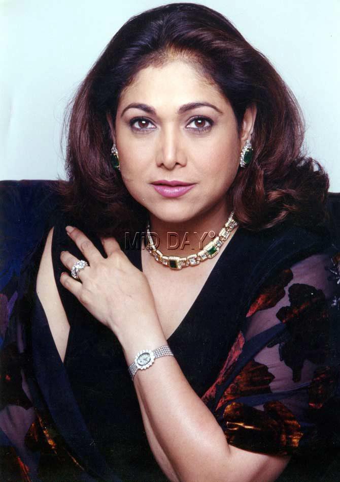 Tina Ambani was born in a Gujarati Jain family to Nandkumar and Meenakshi Munim in Mumbai in 1957. She is the ninth and the youngest sibling