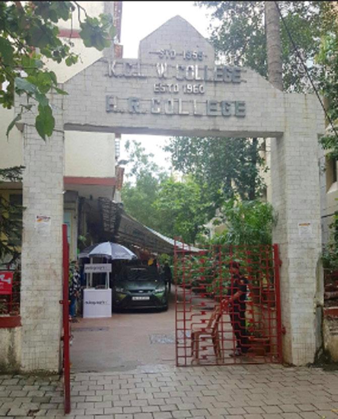 Hassaram Rijhumal College of Commerce and Economics is located in Churchgate. It shares its building with the K.C College of law. Some of HR's alumni are Kumar Mangalam Birla, Prashant and Anshuman Ruia, Gautam Singhania, Karan Johar, Anil Kamath, Luis Miranda, Neil Nitin Mukesh, Sunil Shetty, Aftaab Shivdasani, Rael Padamsee, Zeba Kohli, Vishakha Mulye and Indu Shahani to name a few. Pic/YouTube