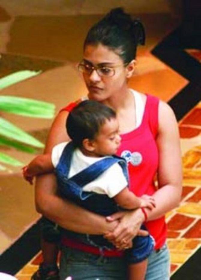 The actress is among many Bollywood mommies who chose the Breach Candy hospital for childbirth. Kajol gave birth to Nysa at 8.47 pm and her husband Ajay Devgan was present in the hospital. Yug was born in the morning at 9.25 am. Dr. Nandita Palshetkar and Dr Rishma Dhillon Pai performed the C-section on her while she was delivering Yug. Pic/YouTube