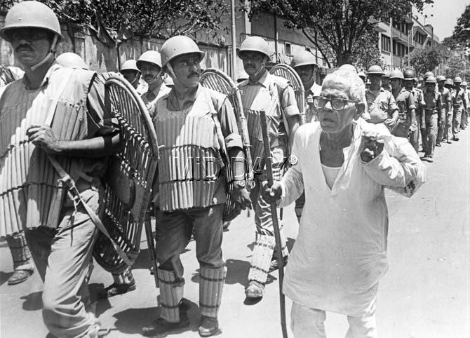 Paramilitary Forces march pass parade from V.T to Bhindi Bazaar, JJ Nagpada, and Agripada due to by-election.