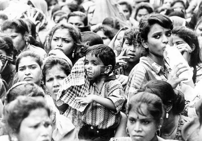 The purpose of the strike was to obtain a bonus and an increase in wages. Nearly 2,50,000 workers and more than 50 textile mills went on strike in Bombay.