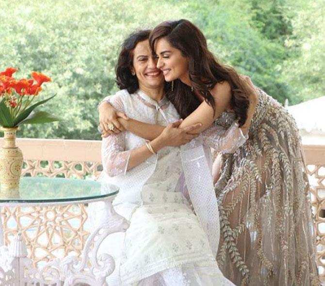 Manushi Chhilar's mother, Dr. Neelam Chhillar, is an associate professor and department head of neurochemistry at the Institute of Human Behaviour and Allied Sciences.  