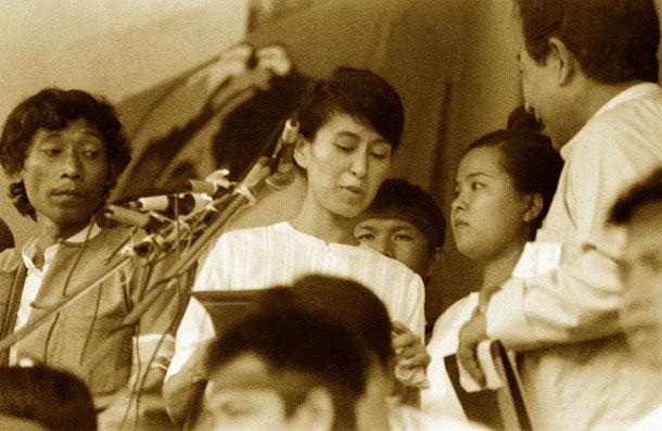 Burmese opposition leader Aung San Suu Kyi prepares a speech in September 1989 in Burma
