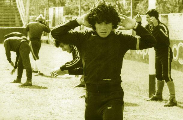 Diego Maradona, 16, warms up 12 September 1977 in Buenos Aires. Maradona was born on the 30th of October 1960 in Villa Fiorito, one the poorest suburbs of Buenos Aires