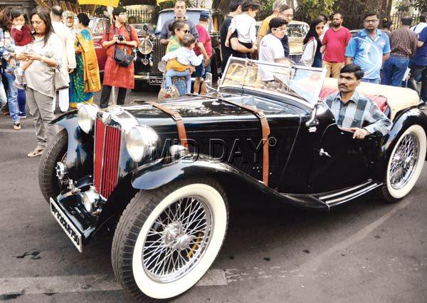 The 247 vintage and classic cars made their way from Horniman Circle to the Bandra-Kurla Complex (BKC) where the VCCCI Annual Fiesta ended