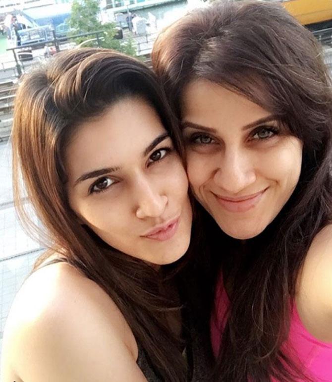 Yasmin Karachiwala with Kriti Sanon. Kriti often shares her workout videos with Yasmin on Instagram