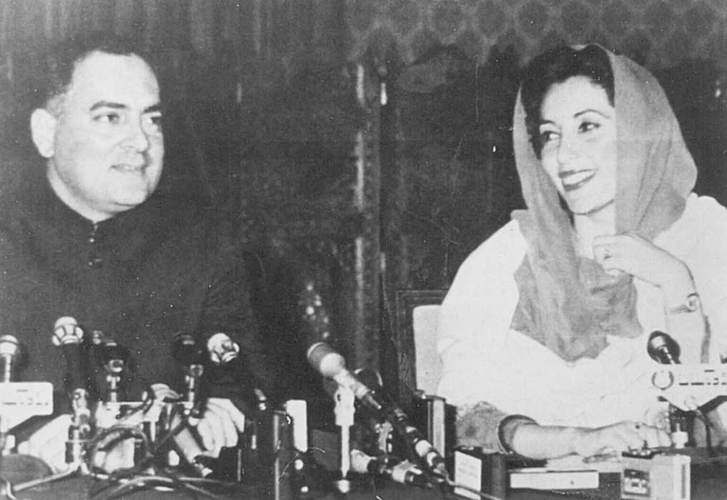 On relations with Pakistan and Benazir Bhutto, Rajiv Gandhi had said that Bhutto and he had agreed to work together and remove the suspicions and misgivings that characterised Indo-Pak relations and build bridges of friendship, understanding, and cooperation. In photo: Rajiv Gandhi in conversation with former Pakistan prime minster Benazir Bhutto.