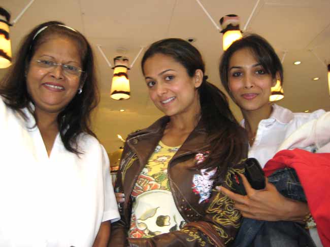 Sisters Malaika Arora and Amrita Arora with their mom Joyce. Malla and Amu are extremely close to their mum.
