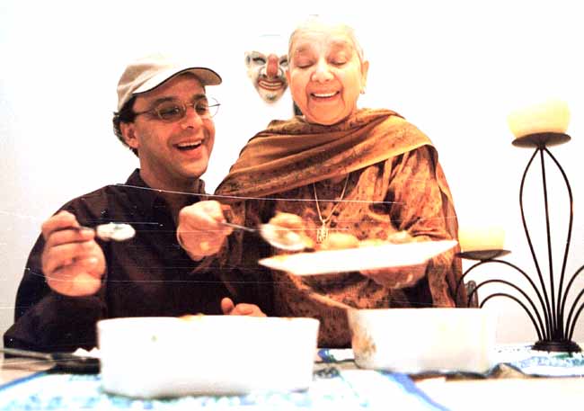 Filmmaker Vidhu Vinod Chopra with his late mother, Shanta Devi.