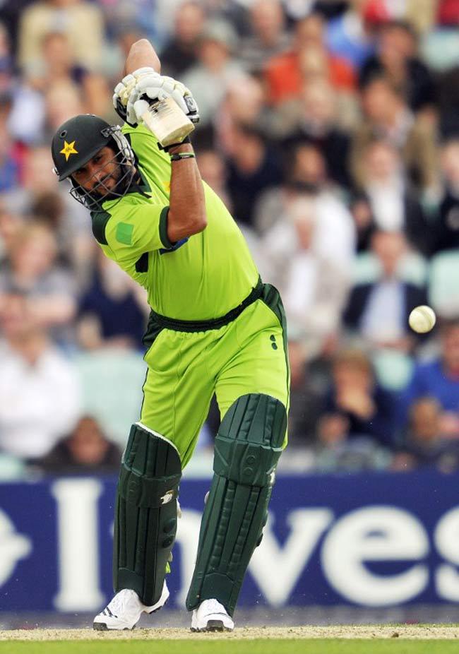 Shahid Afridi: Pakistan all-rounder Shahid Afridi destroyed the Indian bowlers, hitting as many as ten fours and nine sixes at an incredible strike-rate of 222
