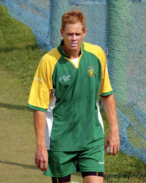 One of South Africau2019s most dependable all-rounders, Shaun Pollock came to be one of the most consistent bowlers in cricket at a time. Besides his capability with the ball, Shaun also managed to pull off some great batting performances when the team were in a losing position. Pollock proved himself as an all-rounder not only in Tests, but ODIs as well. In the 108 Tests, he has played, Shaun Pollock has taken 421 wickets and scored 3,781 runs including two centuries.