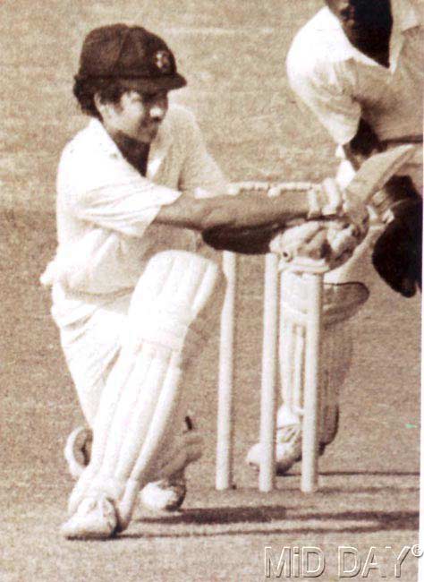 During the Bombay Ranji team tours, Sachin Tendulkar carried along his textbooks in order not to neglect his studies.