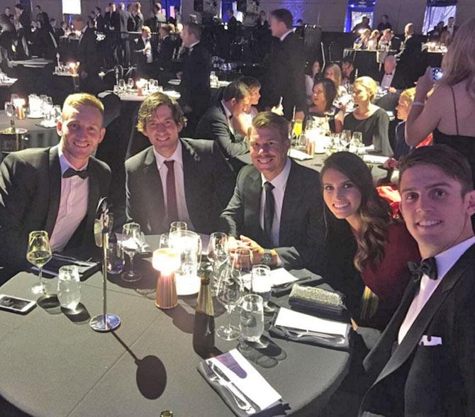 David Warner along with Mitchell Marsh, Joe Burns Isabelle Platt and Peter Nevill. (Pic Courtesy/ David Warner's instagram account)