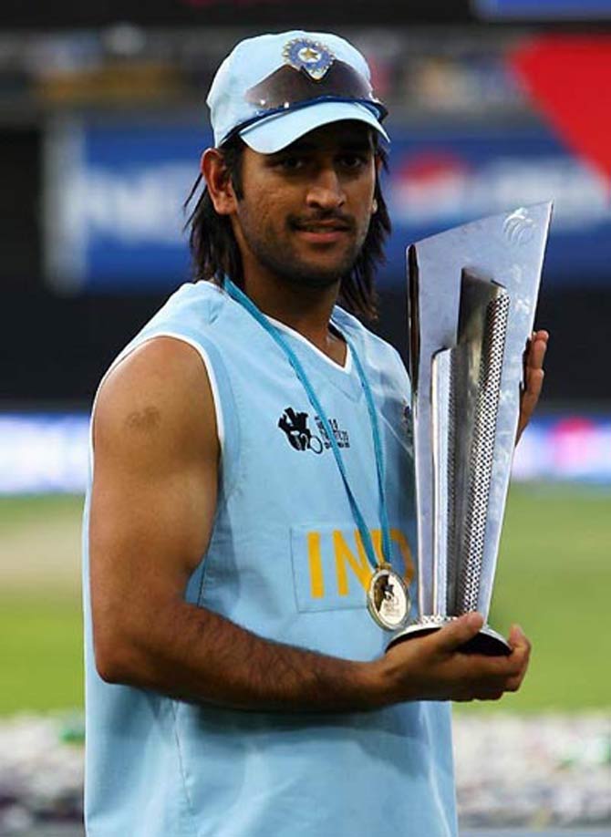 MS Dhoni led Team India to the historic 2007 Twenty20 World Cup title after they beat Pakistan in the final. Dhoni and Co arrived back home to a rousing welcome