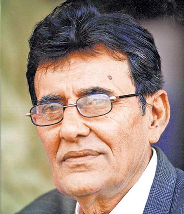 Salim Durrani: An all-rounder, Durrani was a slow left-arm orthodox bowler and a big-hitting left-handed batsman. Durrani was the hero of India's series victory against England in 1961-62. He was the first cricketer to win the Arjuna award. He starred in Charitra (1973) alongside late Parveen Babi. Durani had revealed in an interview that he was paid Rs 80,000 for the rich, playboy industrialist's role