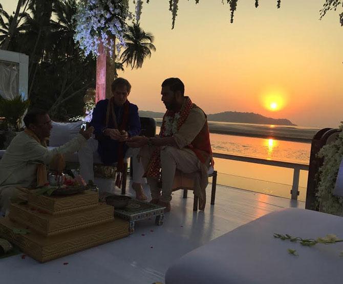 Yuvi performs wedding rituals