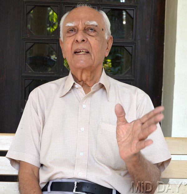 Deepak Shodhan became the second Indian batsman after Lala Amarnath to score a Test century on debut. He scored 110 against Pakistan in Calcutta in Dec 1952.