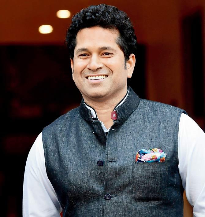 Cricket legend Sachin Tendulkar is lovingly called 'Tendlya'. In cricket, he has many nicknames such as Master Blaster, God of Cricket and Little Master. In 2009, when Sachin Tendulkar completed 20 years of international cricket, Yuvraj Singh revealed that Sachin was called 'Grandfather' in the Indian dressing room