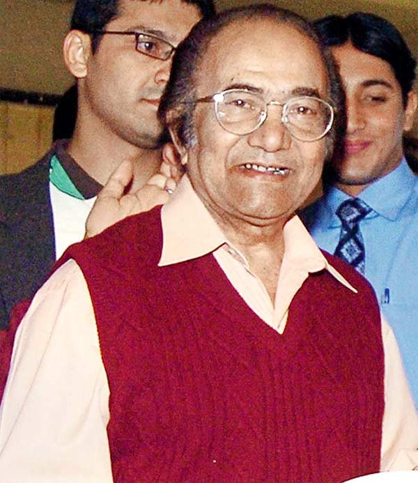 Hanif Mohammad - 17 years, 300 days - Team: Pakistan. Test debut: 16 oct 1952 vs India. Tests played: 55. Runs: 3, 915