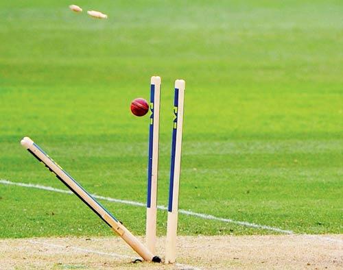 Among others, England legend Ken Barrington's Test career ended after he suffered a heart attack in 1968. He, in fact, died of a second attack in 1981. Tasmanian Scott Mason suffered a heart attack while he was batting in the nets for Tasmania in 2005. Two days later he was declared died. Mason was only 28. Durham coach Geoff Cook suffered a severe heart attack in June this year, but recovered well. Unfortunately, Raja Ali, a Ranji player from Railways passed away last year on the streets of Bhopal after suffering a massive heart attack. Passers-by did not show any compassion towards him, and a young life was lost at 36