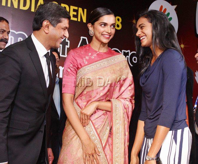 Prakash Padukone, Deepika Padukone and PV Sindhu are all smiles here