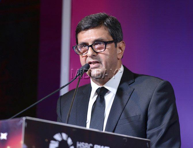 Prakash Padukone addresses the crowd