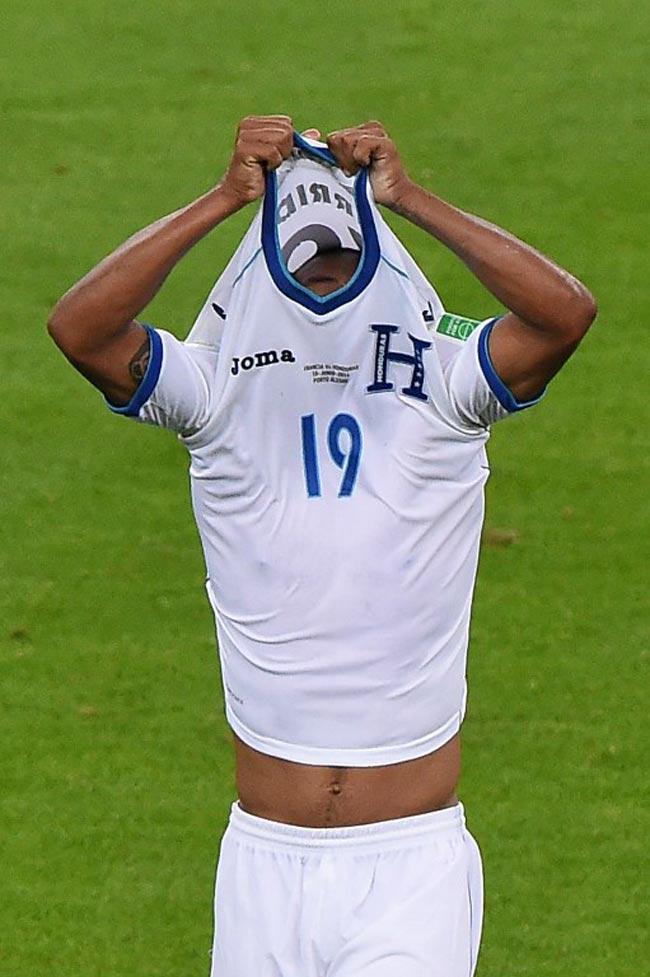 Honduras' midfielder Luis Garrido