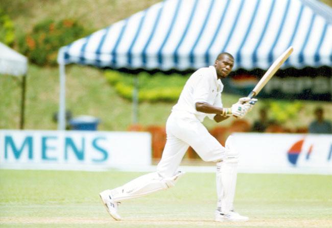 During a 1997 Test match between West Indies and Australia at WACA in Perth, Windies tail ender Cutley Ambrose stepped out of his crease for a quick single but Aus wicketkeeper Ian Healy ran to the middle of the pitch and underarmed the ball backwards. As Curtly tried to slide his bat home, it got stuck in a big crack, inches short of his crease, and the ball hit the stumps and he was run-out