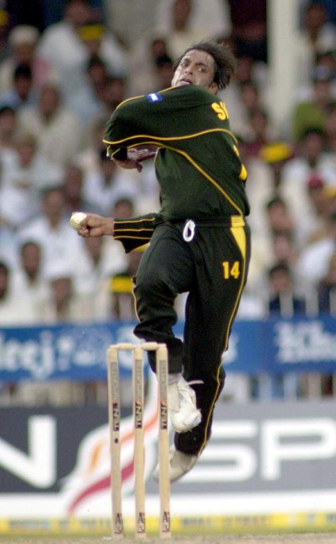 Shoaib Akhtar - 161.3 kmph: Pakistan vs England at Newlands in 2003
