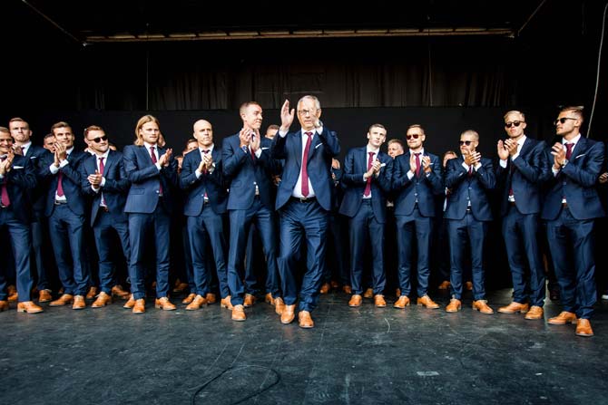 Iceland's coach Lars Lagerback (C) applauds the crowd in front of the Iceland national football team. Pic/AFP