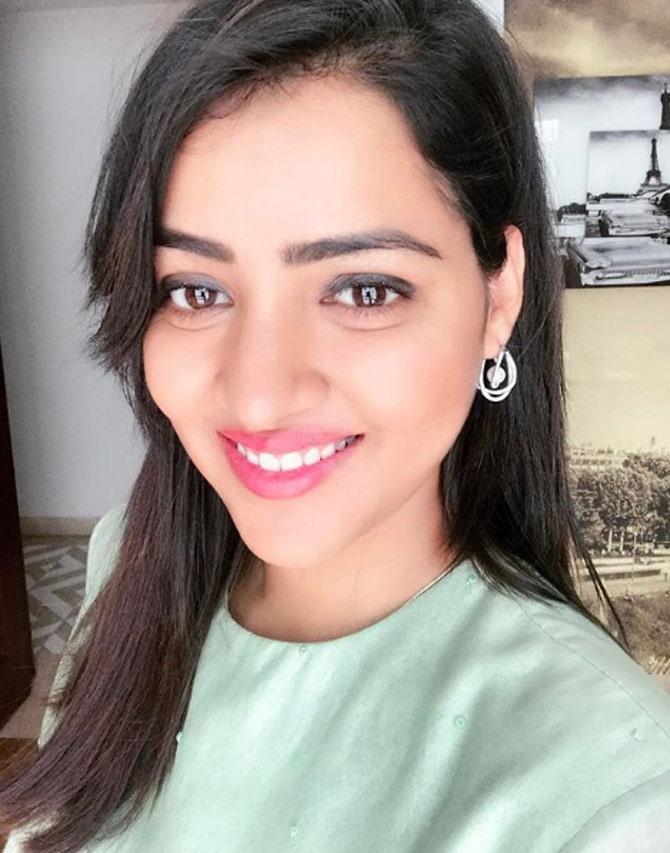 Priyanka Raina is the wife of Chennai Super Kings' all-rounder Suresh Raina. The couple got married in 2015 and has two daughters.
