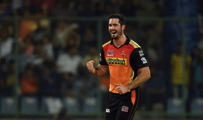 Ben Cutting - 2016 final: Team - Hyderabad. Opposition - Bangalore. Score - 39 runs off 26 balls. Fours - 3. Sixes - 4. Bowling: 2/35 Result - Hyderabad won by 8 runs