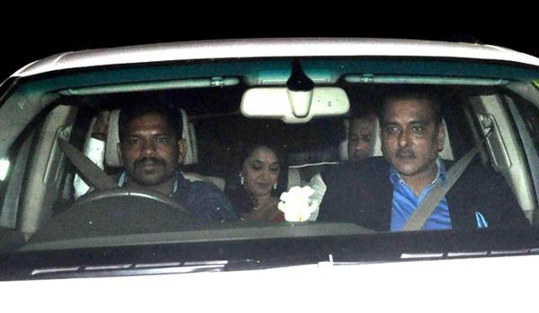Ravi Shastri with other guests seen arriving in a car. Pic/Yogen Shah
