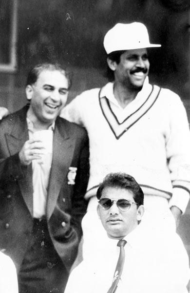 Kapil Dev all smiles with Sunil Gavaskar and Azharuddin