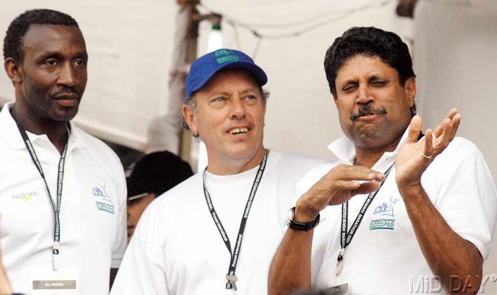 Kapil Dev with Linford Christie and Steve Ovett (former Olympians) during The Mumbai International Marathon 2005, January 16, 2005