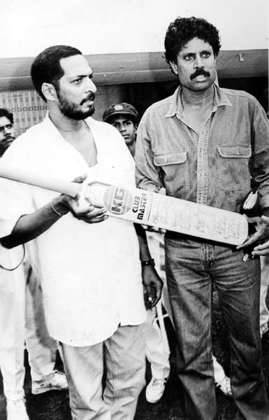 Kapil Dev with Nana Patekar at an event