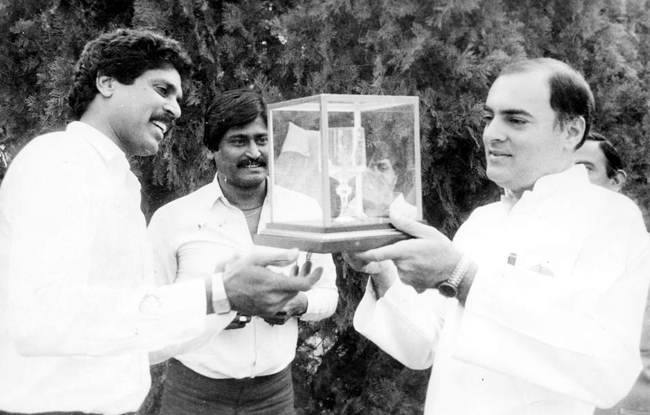 Kapil Dev with former Prime Minister of India late Rajiv Gandhi