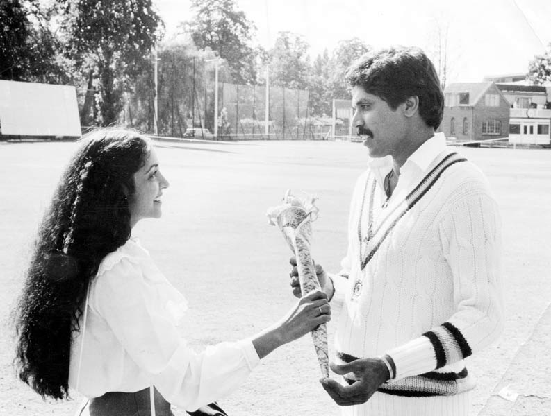 Kapil Dev shooting with Deepti Naval for the film Cricketer directed by Bish Mehay, in 1982