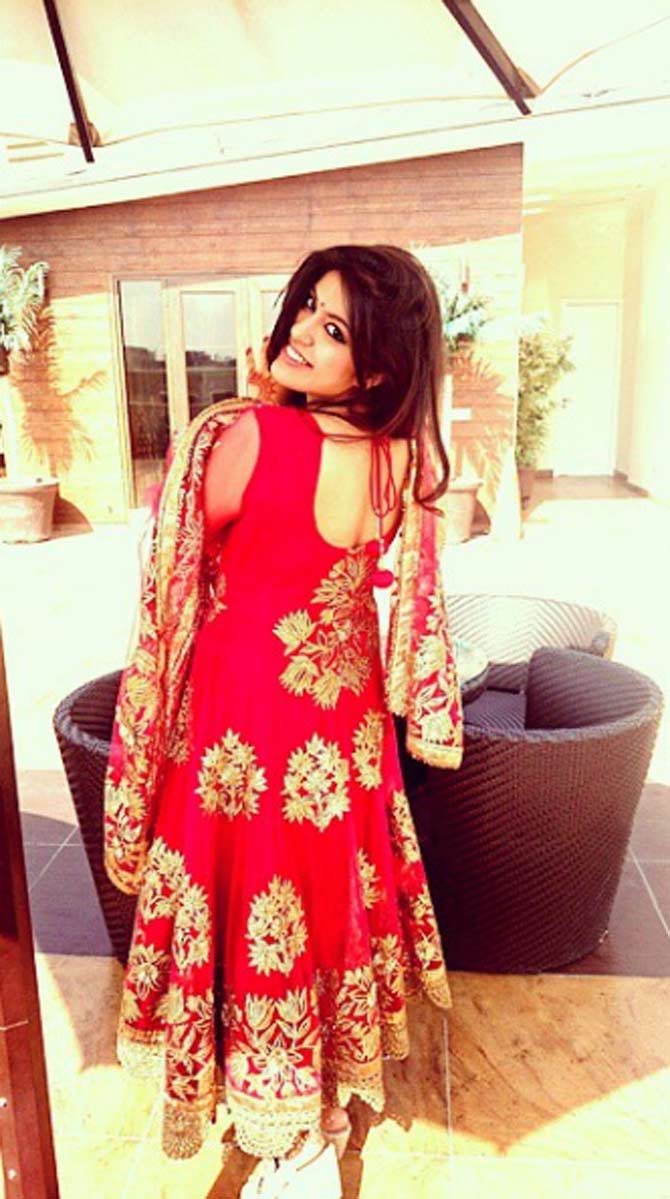 Pankhuri Sharma posted this picture where she looks great in a red salwar kameez.