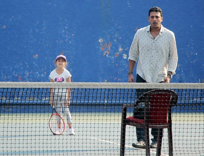 Saira wants to play but dad Bhupathi seems to  be going away