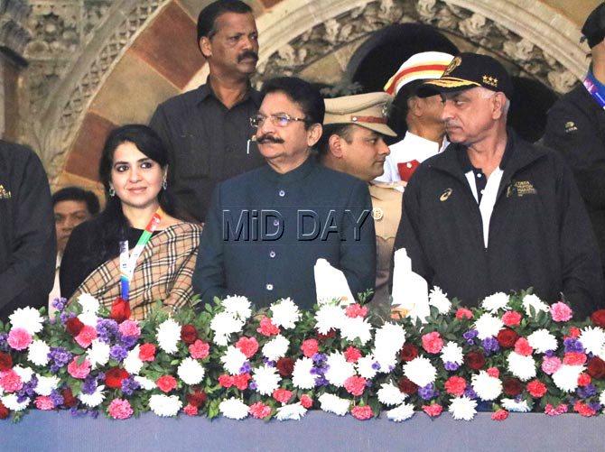 Shaina NC with Governor of the state of Maharashtra C Vidyasagar Rao at the Mumbai Marathon 2018
