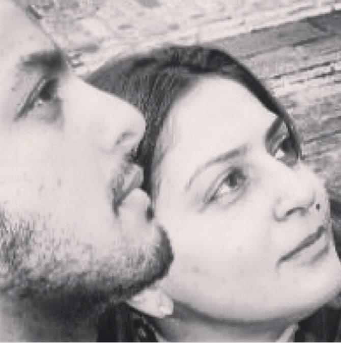 Romance bloomed between Murali Karthik with his wife Shweta at a young age. This picture of the couple from their younger days is quite eye-catching Romance bloomed between Murali Karthik with his wife Shweta at a young age. This picture of the couple from their younger days is quite eye-catching