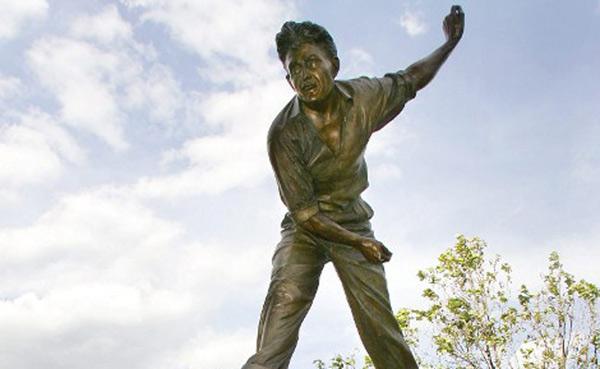 Former Australian all-rounder Australian all-rounder Keith Miller: Skin cancer