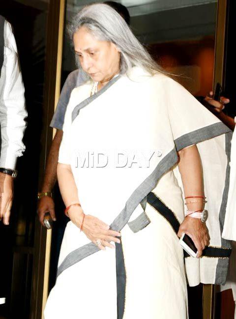 Jaya Bachchan at Aishwarya Rai Bachchan's father's prayer meet in Bandra