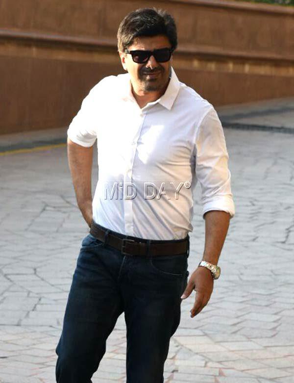 Sameer Soni at Aishwarya Rai Bachchan's father's prayer meet in Bandra