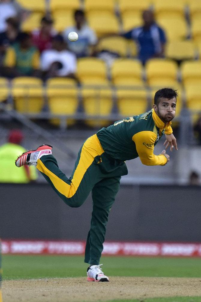 JP Duminy (South Africa): The Proteas spinner scalped the wickets of Angelo Matthews, Nuwan Kulasekara and Tharindu Kaushal. He took the first wicket on the last ball of the 33rd over and followed up by scalping the next two in the first two deliveries of the 35th over during the quarter-final match against South Africa at the 2015 World Cup in Sydney on 18 March 2015. (Pic/ AFP)