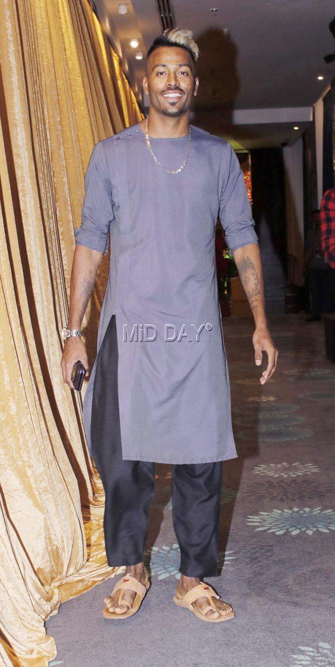 Krunal Pandya's brother, cricketer Hardik Pandya was also in attendance at the mehendi ceremony